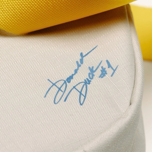 Disney x Orbitkey Urban Sling Bag Donald Duck Collaborative Travel Crossbody - Picture 6 of 16